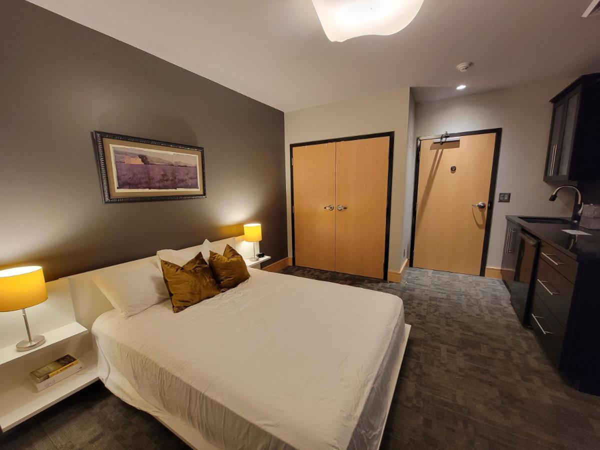 Suites At 118 Блумингтон Экстерьер фото