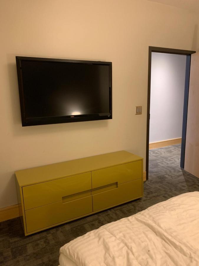 Suites At 118 Блумингтон Экстерьер фото